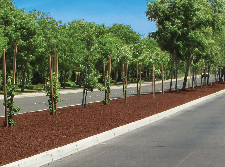 Lasting Beauty Premium Shredded Rubber Mulch